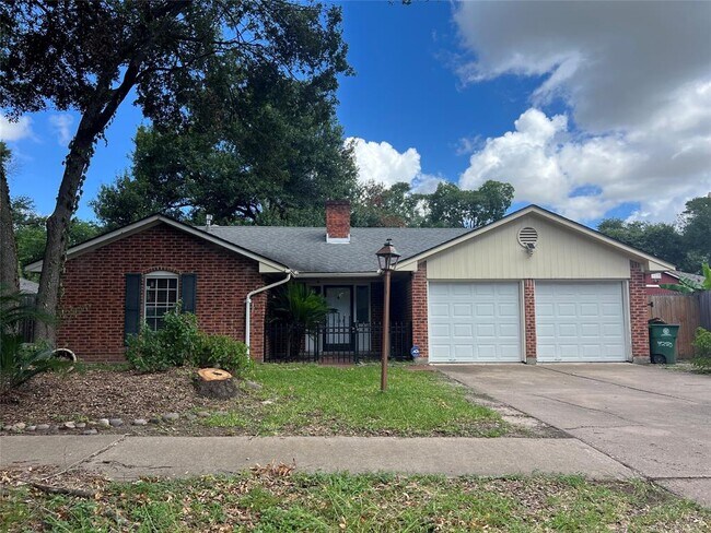 Foto del edificio - 7250 Shady Arbor Ln