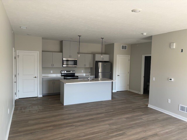Cocina grande - Lakeview Apartments