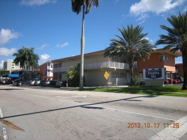 Foto del edificio - 26 Diplomat Pkwy