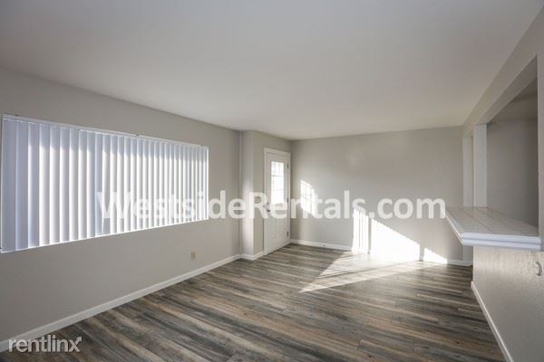 Building Photo - 15910 S Harvard Blvd