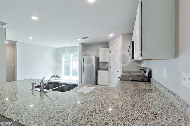 Building Photo - 111 Lochwolde Dr