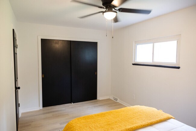 Foto del edificio - 3 bed 1 bath - completely updated in Green...