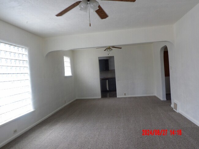 Building Photo - 1209 San Juan St