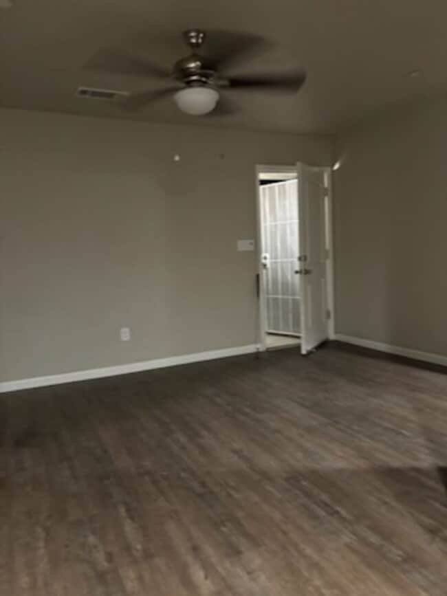 Foto del edificio - 717 Faller Ave