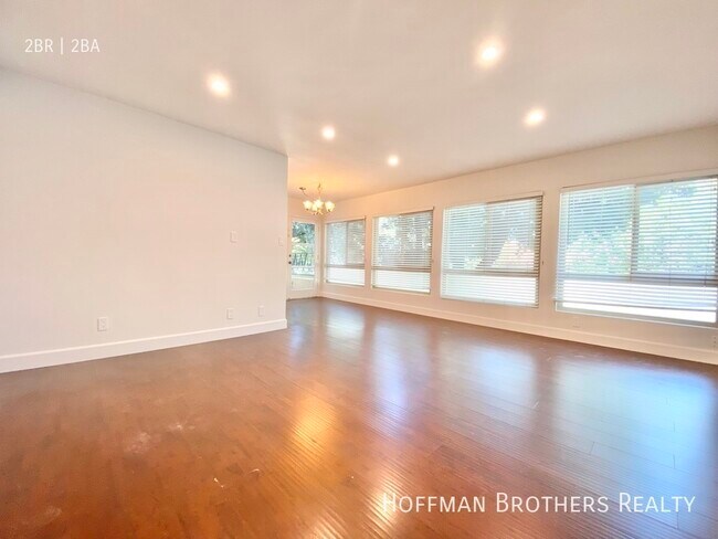 Foto del edificio - 8730 Charleville Blvd