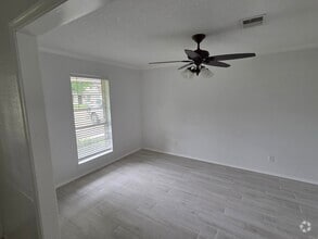 Building Photo - 1013 Patricia Dr