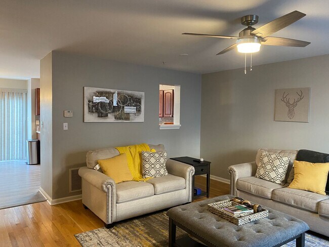 Foto del edificio - Cozy 2 BR/1.5 BA Townhome in Glen Burnie!