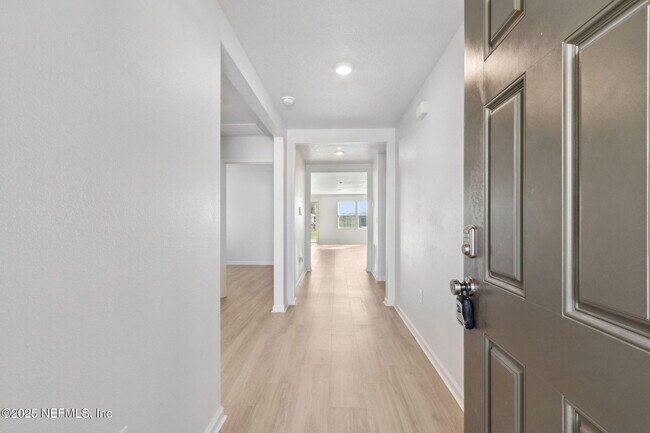 Foto del edificio - 65445 River Glen Pkwy
