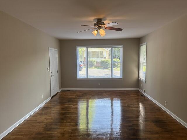 Foto del edificio - 585 Central St NW