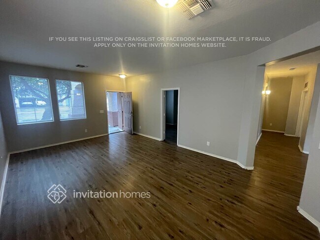 Building Photo - 9526 W Minnezona Ave