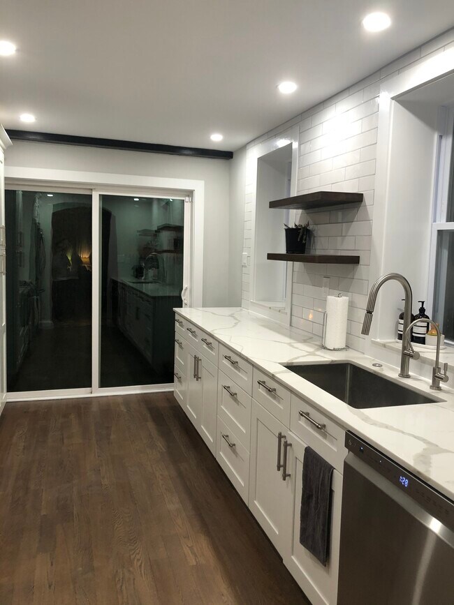 Foto del edificio - 2128 E Huntingdon St