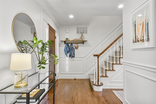 Foto del edificio - 685 Barrymore Ln