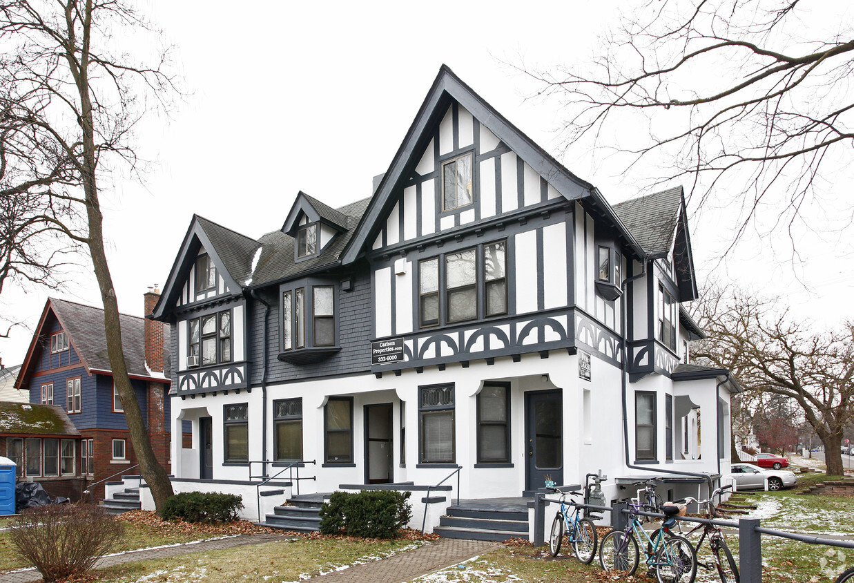 Primary Photo - 1002-1004 S Forest Ave