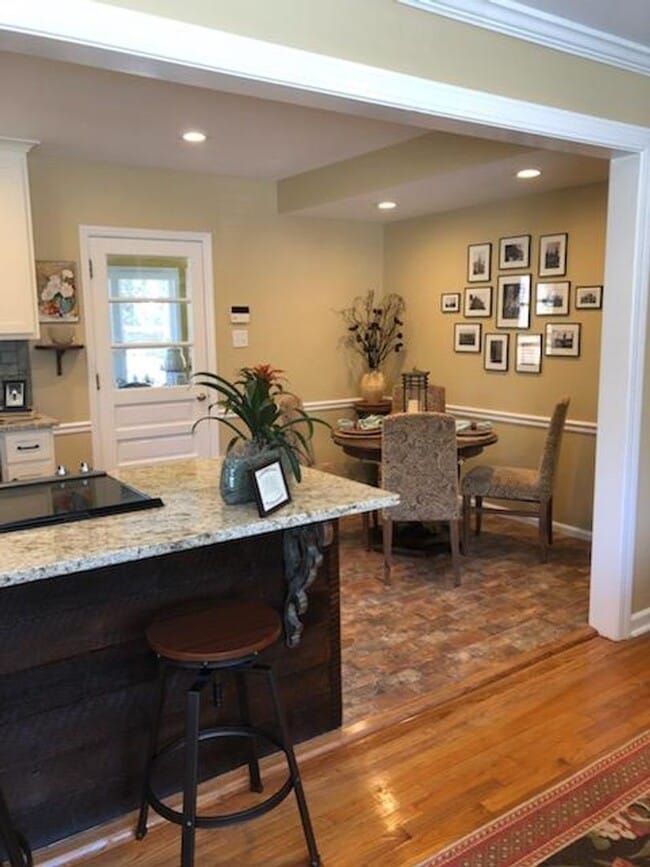 Foto del edificio - 2 Bedroom 1 Bath Home in North Columbus - ...