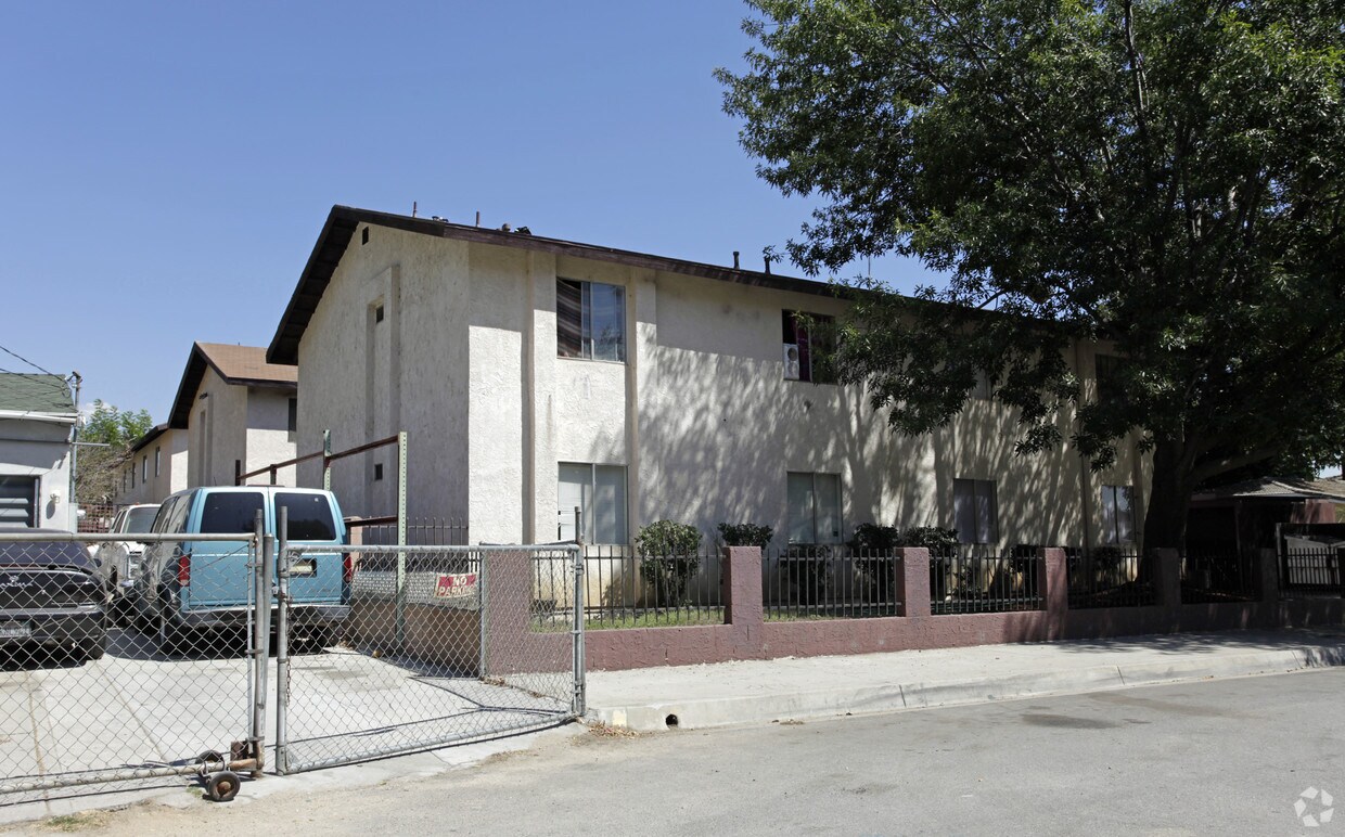 Foto principal - 1751 Garden Dr