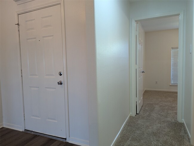 Building Photo - 5618 Savannah Woods Ln