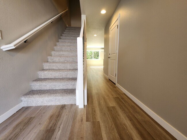 Building Photo - MOVE IN SPECIAL! Brand New Townhome in Cen...