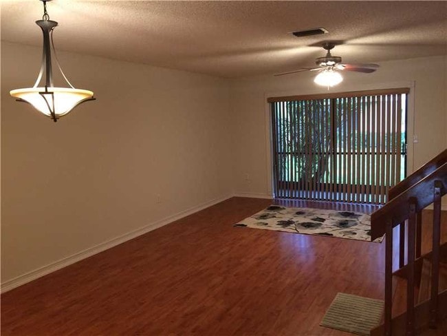 Building Photo - 438 Westtree Ln