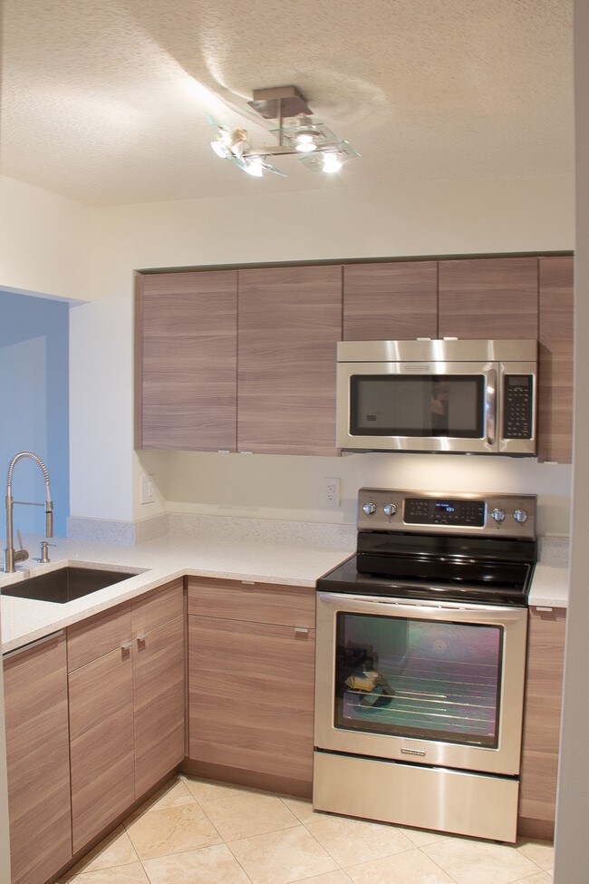 Cocina - 2121 Jamieson Ave