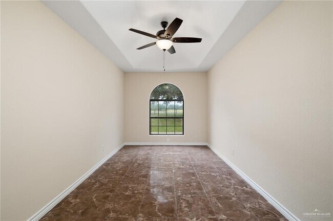 Foto del edificio - 4617 W Mile 7 Rd
