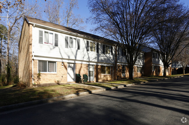 Building Photo - Brookwood Apartments