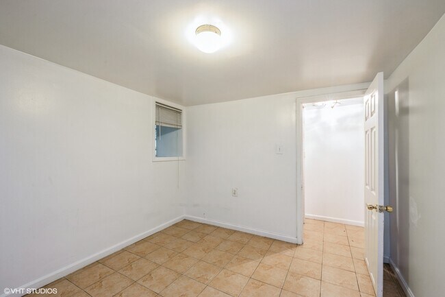 Building Photo - 7218 S Lafayette Ave