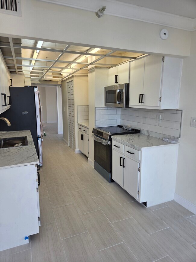 Kitchen - 290 174th St