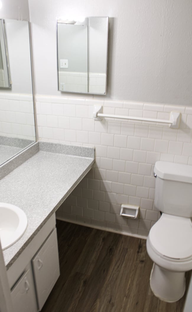 Full Bath - Veracruz Apartments
