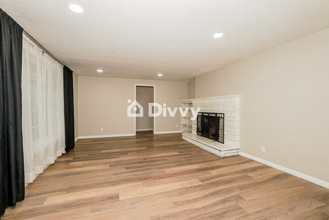 Building Photo - 27 E Shore Blvd, Timberlake, OH 44095