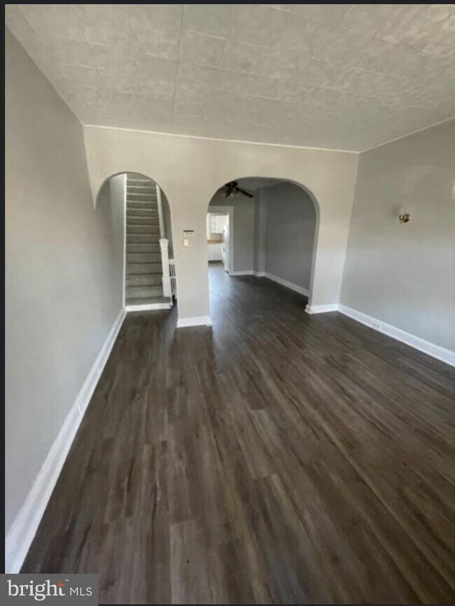 Foto del edificio - 2227 W Lexington St