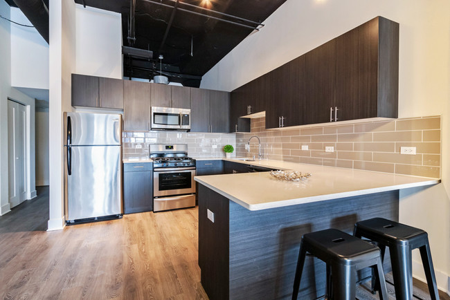 Remodeled Kitchen - 2036 S Michigan Avenue