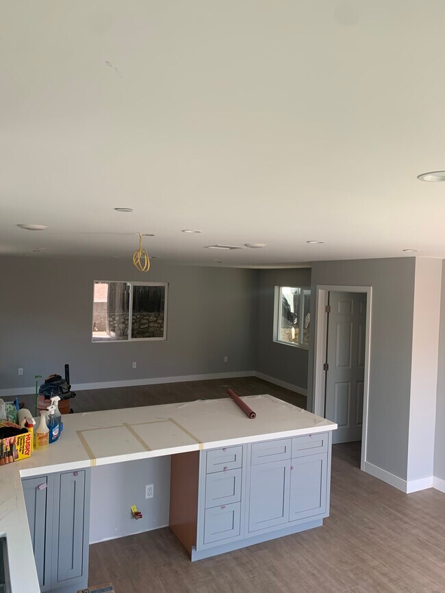 Building Photo - 831 N Humphreys Ave