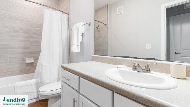 Foto del edificio - 215 Hunters Lk Wy