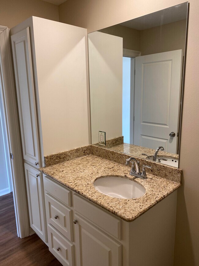 Foto del edificio - Fox Creek Townhomes