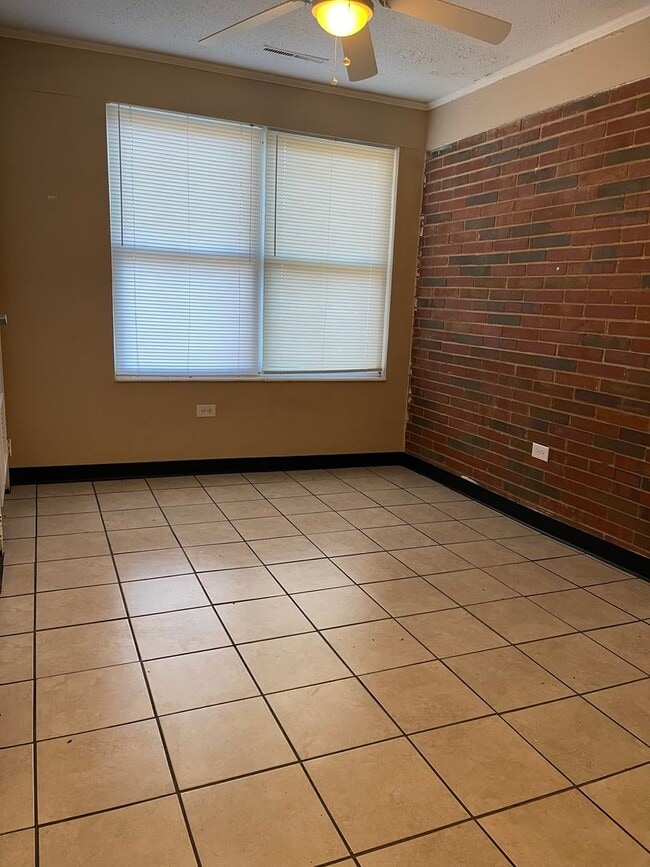 Foto del edificio - Spacious Duplex located off of South Milledge Avenue! Available soon!