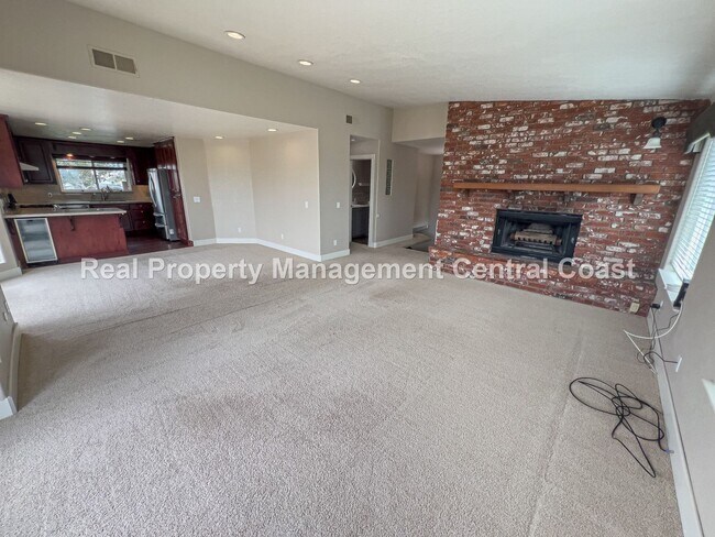 Foto del edificio - LEASE PENDING - Spacious Los Osos Home - 3...