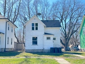 Building Photo - 1425 4th Ave N