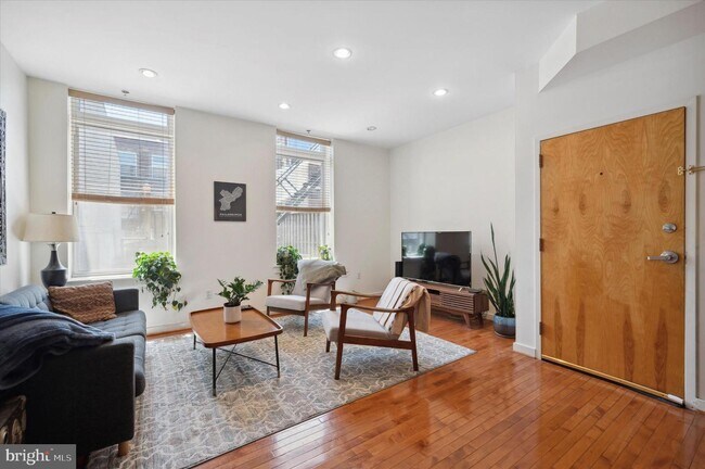 Foto del edificio - 720-22 Chestnut St