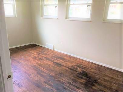 Building Photo - DeHaviland Drive 732 -