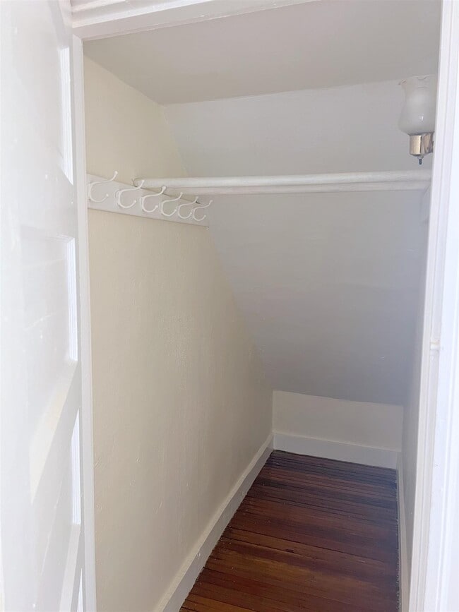 Building Photo - 44 Wilson Ave