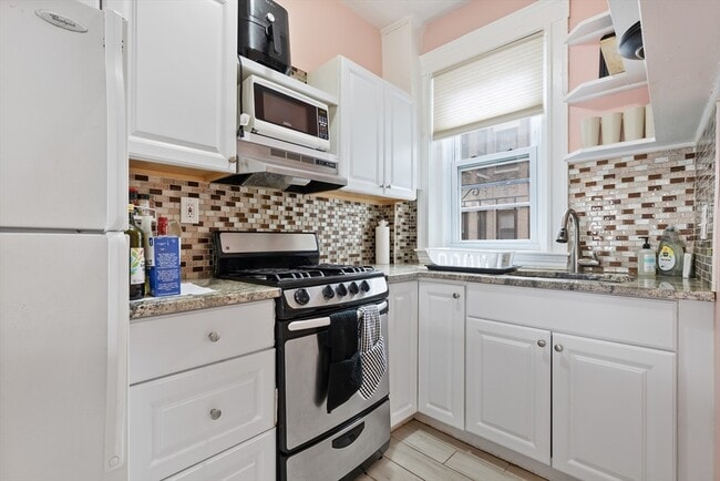 Building Photo - 1568 Commonwealth Ave