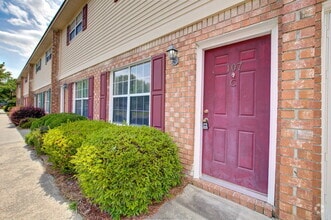Building Photo - 107 Hickory Ln