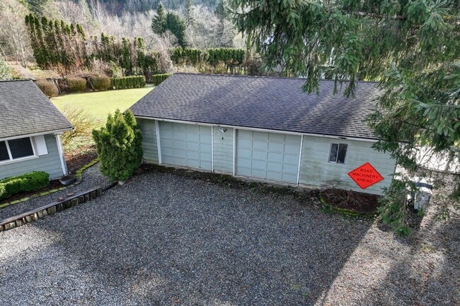 Building Photo - 3bd/2ba North Bend House