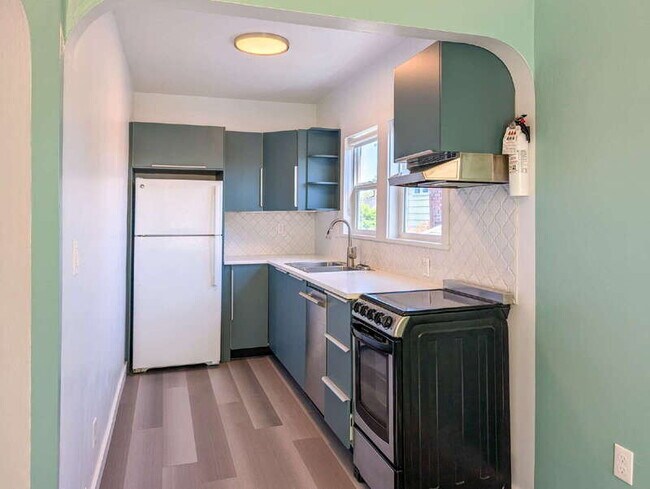 Foto del edificio - 2218 Hoyt Ave