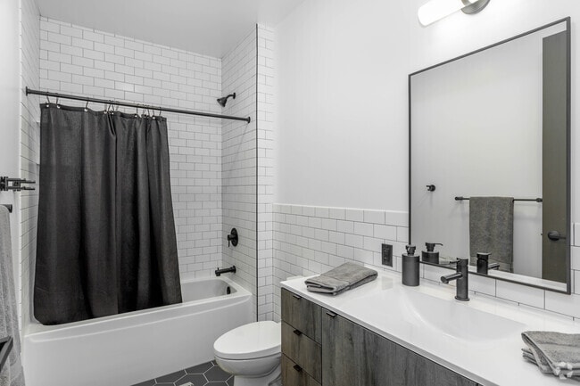 2BD, 2BA - 1,072SF - The May