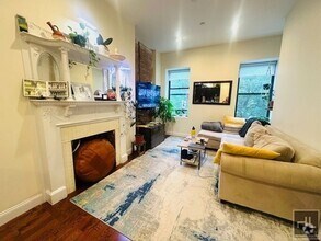 Building Photo - Gorgeous 1 Bedroom in Striver's Row Histor...