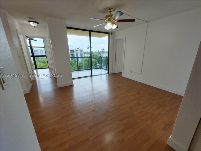 Foto del edificio - 11800 SW 18th St