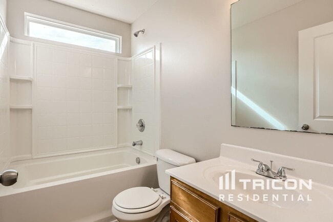 Building Photo - 12733 Oakton Hunt Dr
