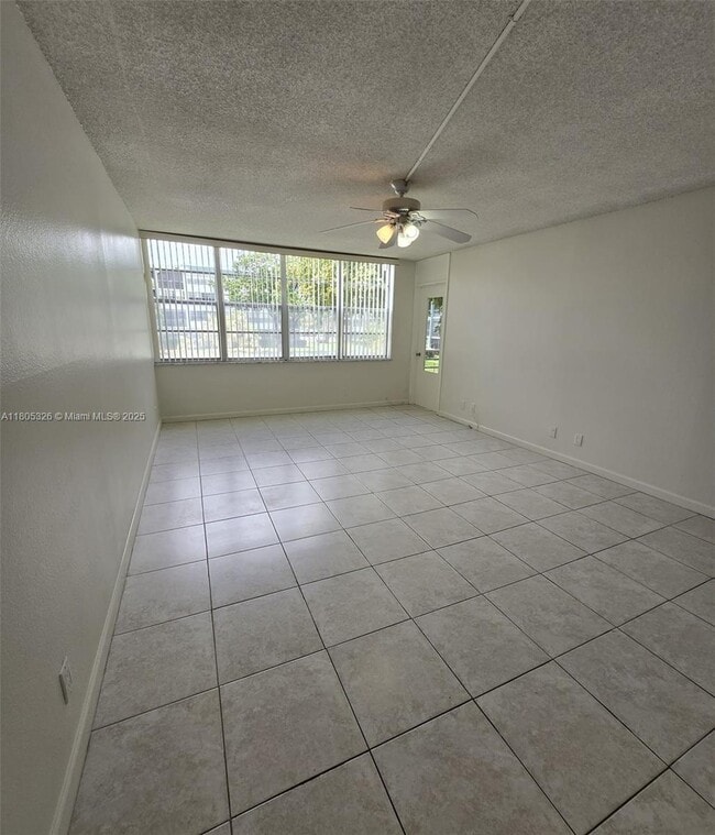 Building Photo - 2771 Taft St