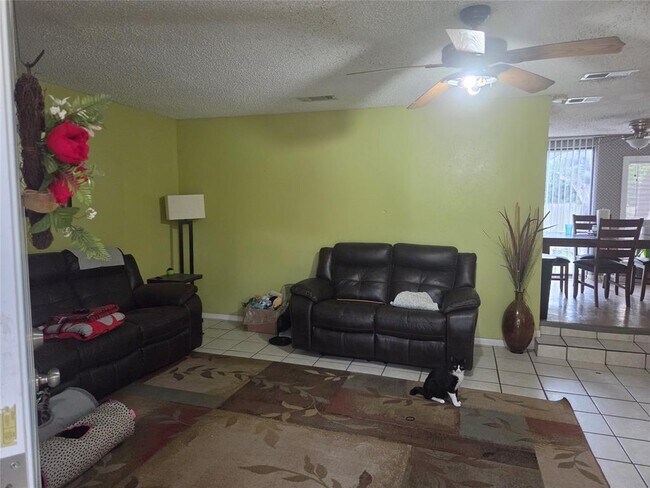 Foto del edificio - 8716 Clearbrook Trail
